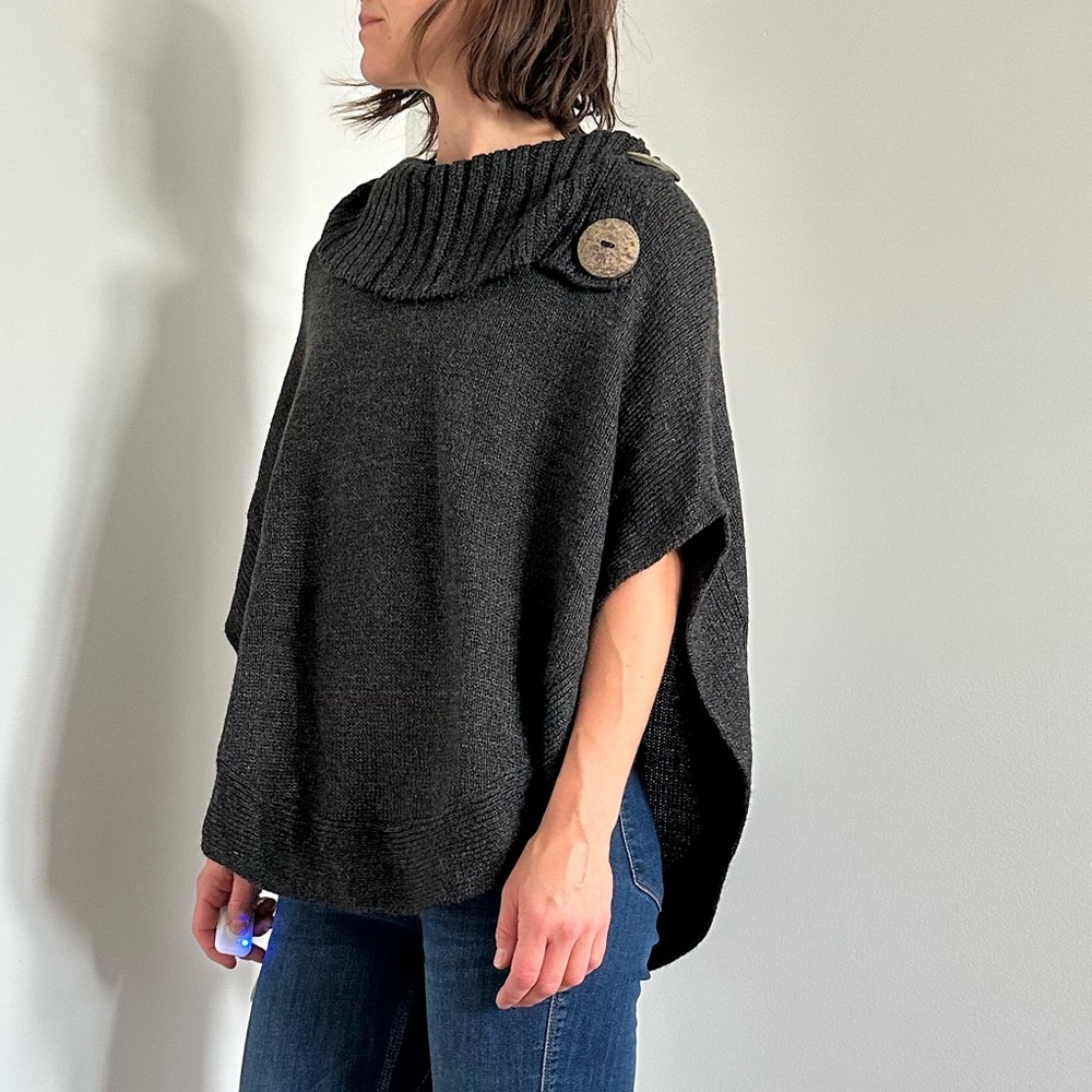 Urku Wool Poncho Coconut Shell Dark Grey NWOT